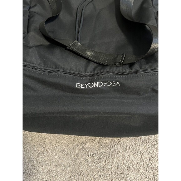 NWT Beyond Yoga Convertible Gym Bag Backpack Black Tote Carrying Case - Picture 6 of 9